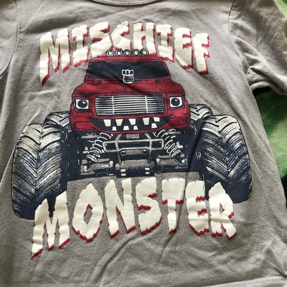 Bundle of toddler boys short sleeved shirts - Picture 2 of 10